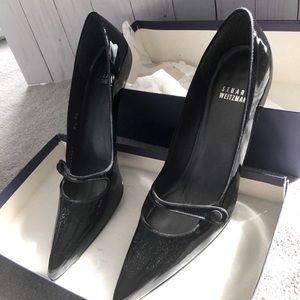 Stuart Weitzman pointed toe heel.